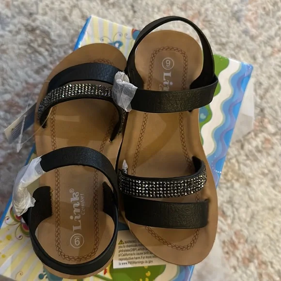 Forever - Black Bedazzled-Strap Forward Sandal - Girls - Picture 3 of 7